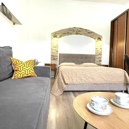 близько до театру та головної площі Апартаменты Львов