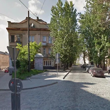Apartment з балконом в центрі, на б хмельницького 37,самопоселення Lviv