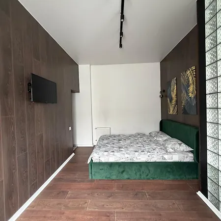 Apartment з балконом в центрі, на б хмельницького 37,самопоселення