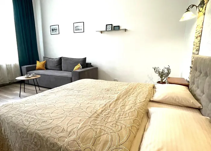 близько до театру та головної площі *