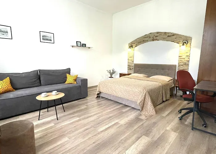 близько до театру та головної площі *