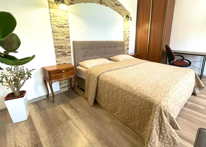 близько до театру та головної площі * Lvov